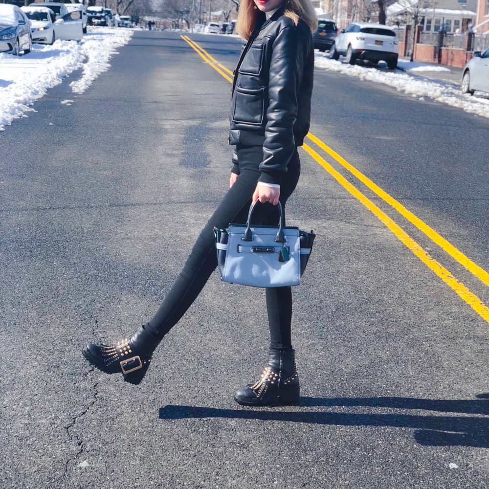 Coach Counter Medium Messenger Bag